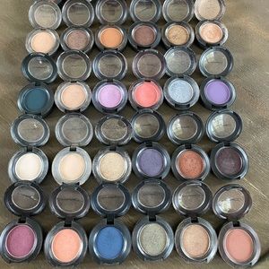 MAC eyeshadows, 32 single eye shadow pots.